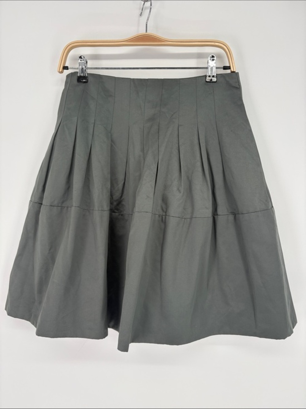 🥑 BCBGMaxAzria sage satin cotton blend Pleated A-Line Skirt